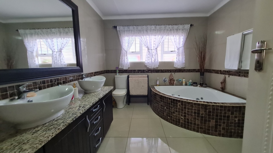 4 Bedroom Property for Sale in Dana Bay Western Cape